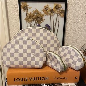 Fashion 4 Cosmetic Pouch Set - White & Light Blue/gray.clearout no returns .